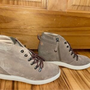 Dr. Scholl's Light Brown Suede Ankle Booties